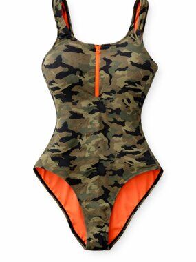 🦋 2/30  Camo Zip Front One Piece Swimsuit Fits Like Large